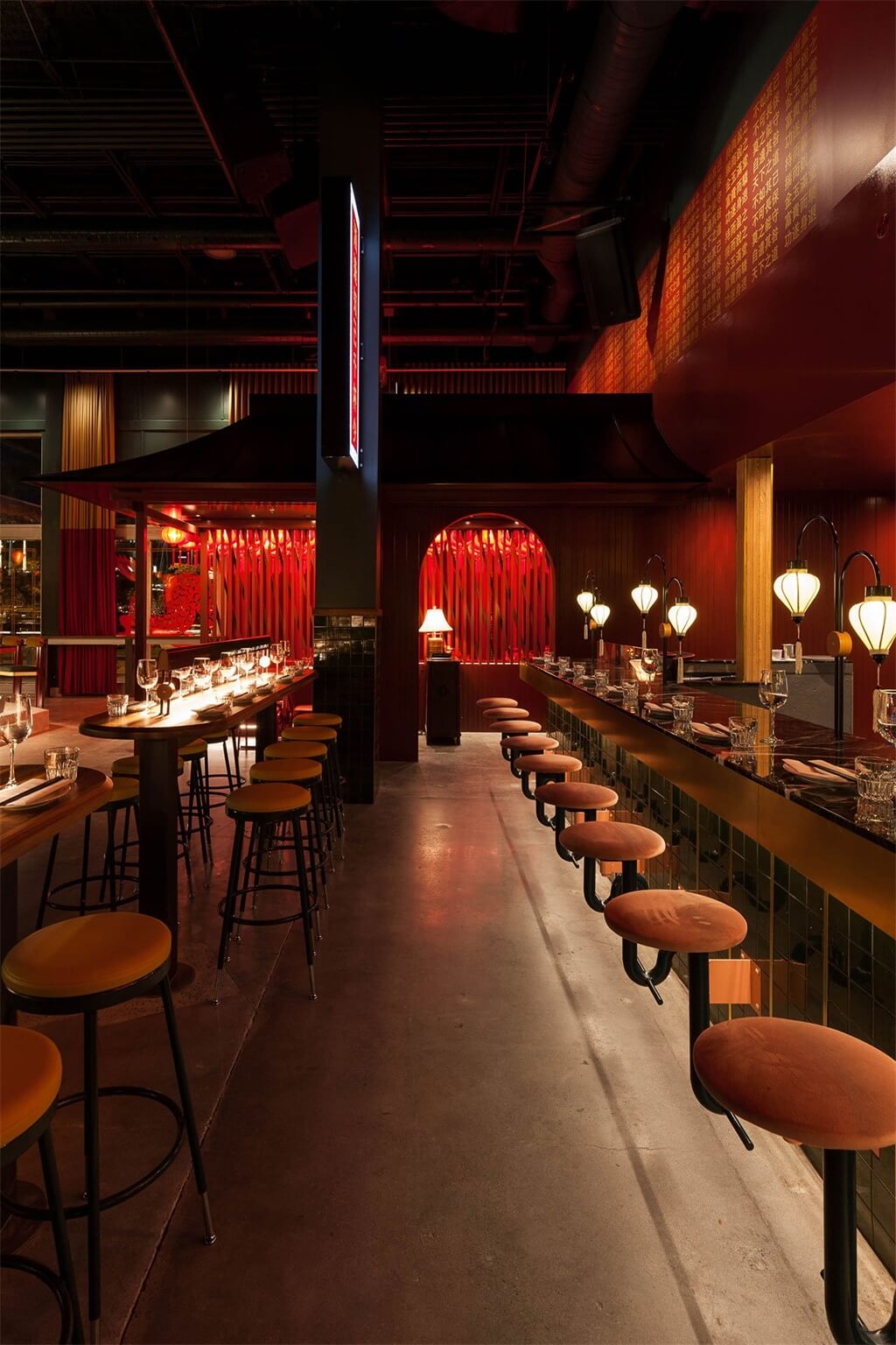 德垦装饰——加拿大miss wong怀旧港风中式小酒馆空间设计